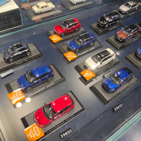La boutique du Musée de l'Aventure Peugeot.