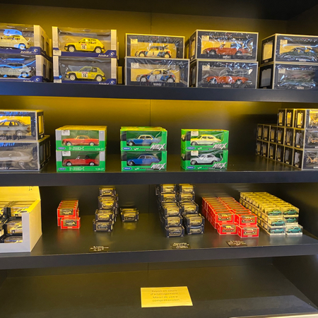 La boutique du Musée de l'Aventure Peugeot.