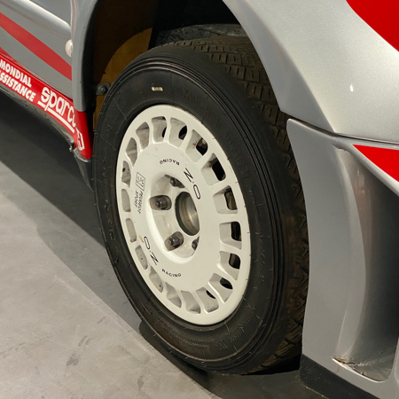 Peugeot 206 WRC 2000 au Musée de l'Aventure Peugeot.