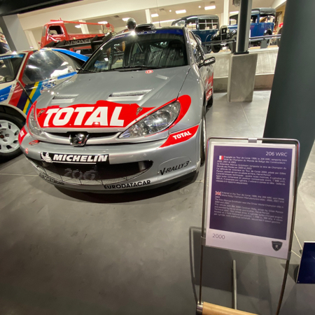 Peugeot 206 WRC 2000 au Musée de l'Aventure Peugeot.