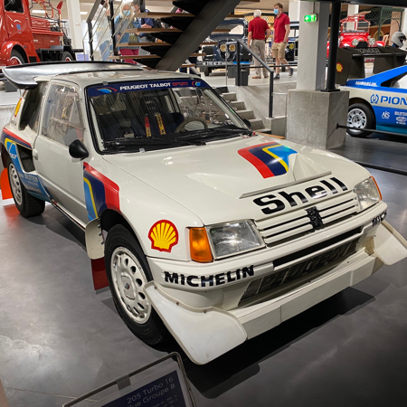 Peugeot 205 Turbo 16 Rallye Groupe B 1986 au Musée de l'Aventure Peugeot.