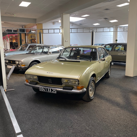 Peugeot 504 Coupé V6 1976 au Musée de l'Aventure Peugeot.