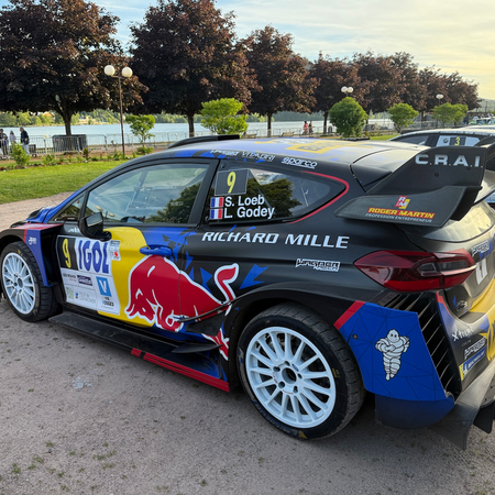 La Ford Fiesta WRC 2017 de Sébastien Loeb dans le parc fermé de Gérardmer du Rallye Vosges Grand Est 2026.