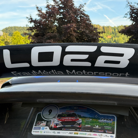 La Ford Fiesta WRC 2017 de Sébastien Loeb dans le parc fermé de Gérardmer du Rallye Vosges Grand Est 2026.