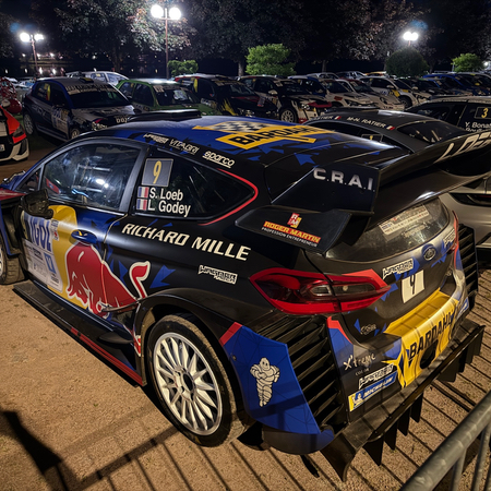 La Ford Fiesta WRC 2017 de Sébastien Loeb dans le parc fermé de Gérardmer du Rallye Vosges Grand Est 2026.