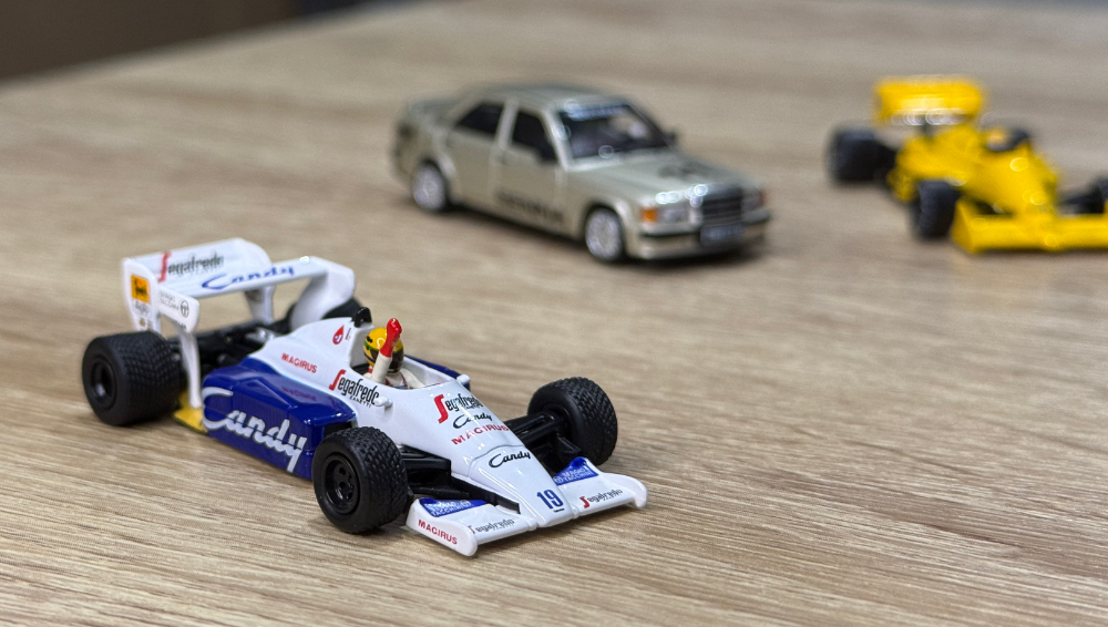 Mini GT x Ayrton Senna : À la découverte des premiers modèles 1/64ème !