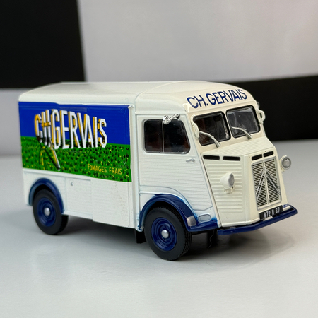 Numéro 1 : Citroën Type H Gervais '50