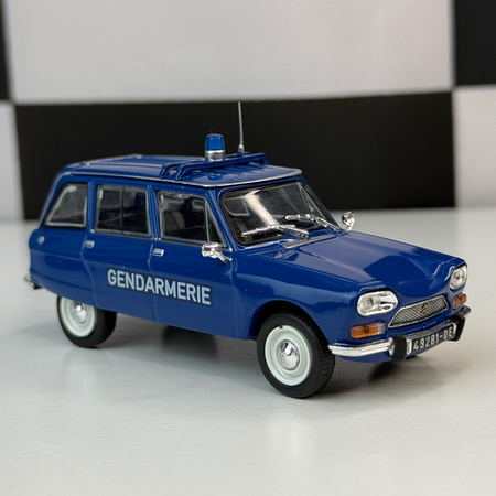 Numéro 15 : Citroën Ami 8 Break Gendarmerie '70