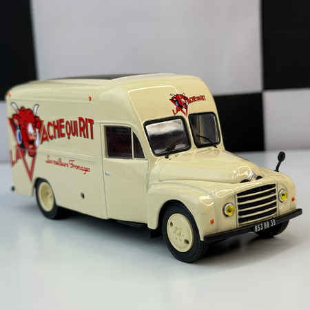 Numéro 24 : Citroën U23 Fourgon Intégral Driguet La Vache Qui Rit '55