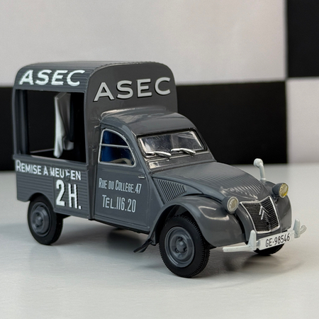 Numéro 32 : Citroën 2CV AZU A SEC '59