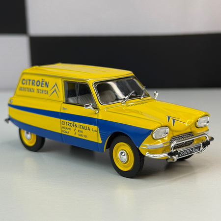 Numéro 33 : Citroën Ami 6 Service Citroën Italia '68