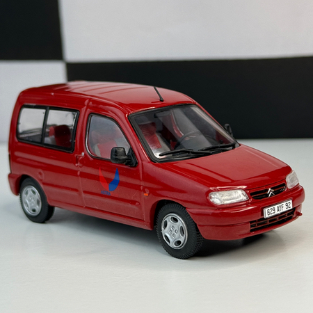 Numéro 37 : Citroën Berlingo Multispace AstraBlue '96