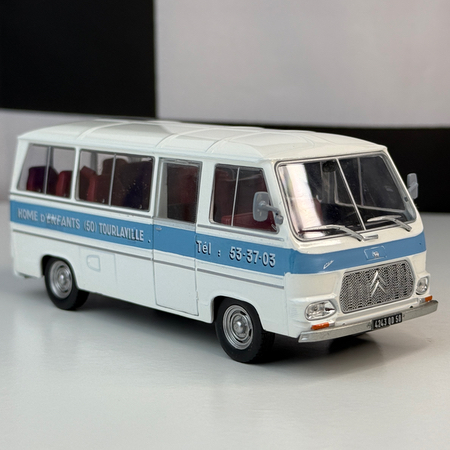 Numéro 44 : Citroën CH 14 Minibus Home d'Enfants '73